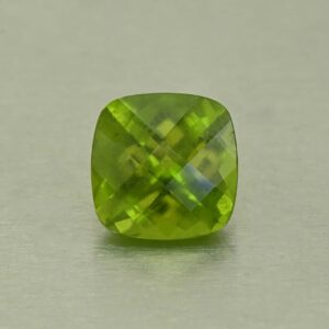 Vesuvianite ch sq cush 8.8mm 3.13cts N vs293