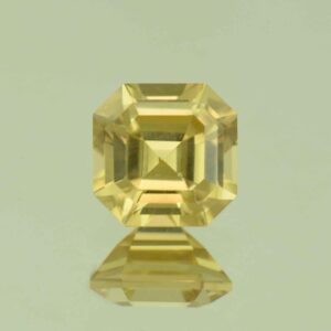 YellowZircon sq eme cut 7.0mm 2.55cts H zn5935