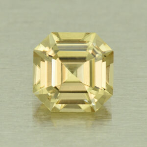 YellowZircon sq eme cut 7.6mm 2.99cts H zn5878